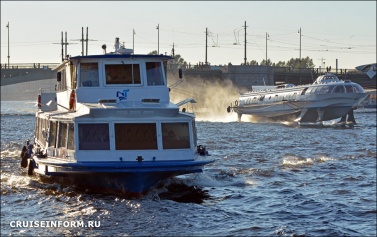В Петербурге во время чемпионата мира число иностранцев на водных экскурсиях выросло в 1,5 раза