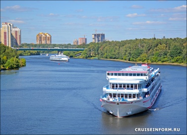 Движение судов с пассажирами на борту по Каналу Москвы открыли с 14 июня, а по реке Москве разрешат с 23 июня