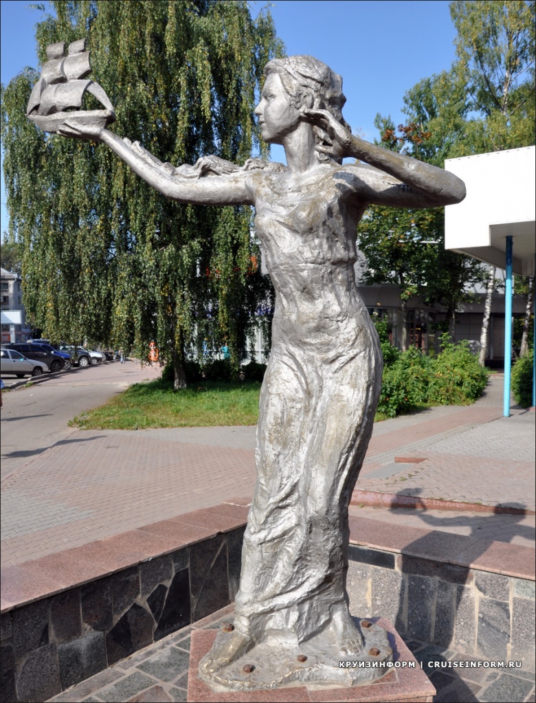 Скульптура «Марина» («Ассоль») в Череповце