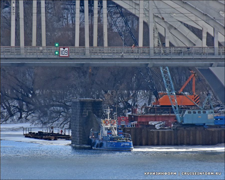 В Москве демонтировали пролеты старого железнодорожного моста Белорусского направления через Москва-реку