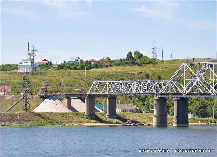 Зеленодольский железнодорожный мост через реку Волгу