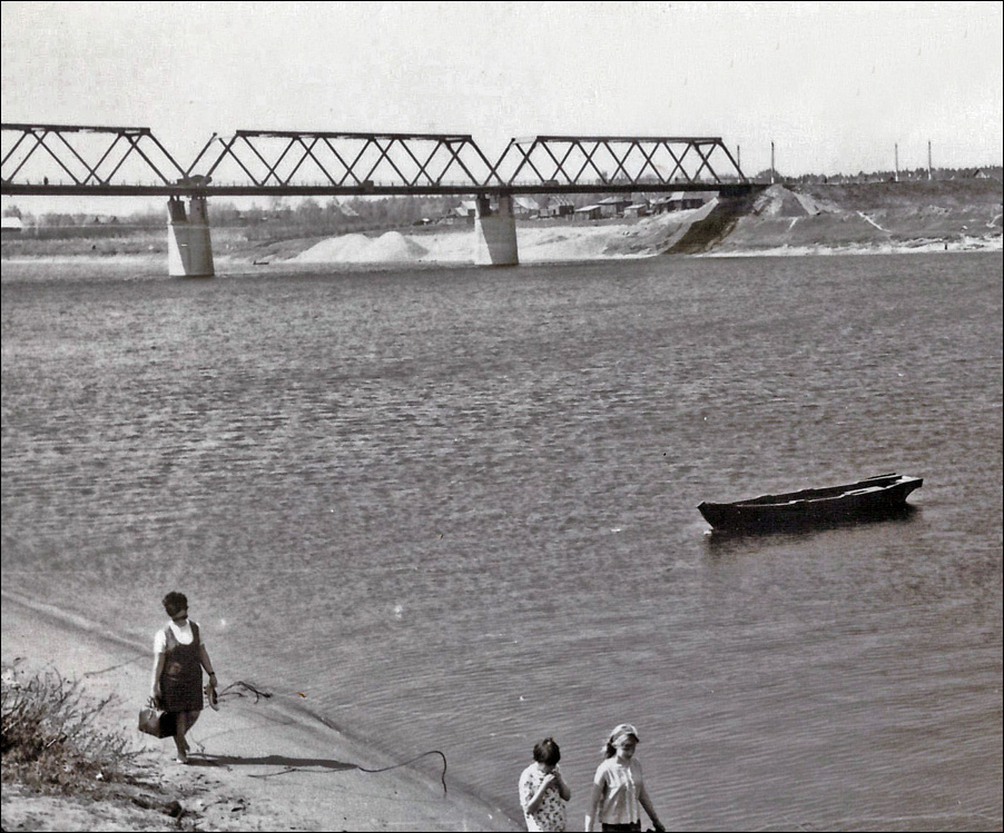 Старый Мигаловский мост через реку Волгу в Твери