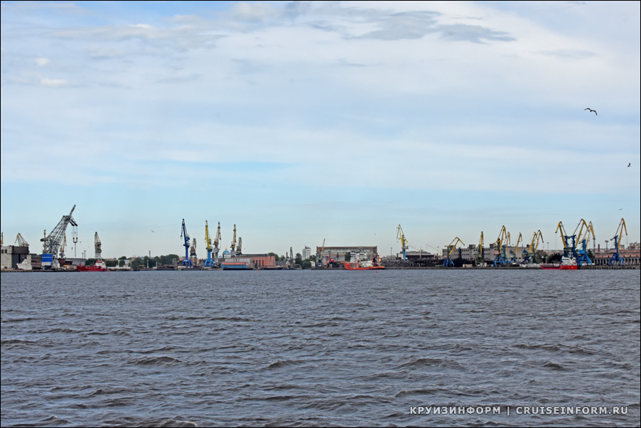 Река Большая Нева в Санкт-Петербурге (фото)