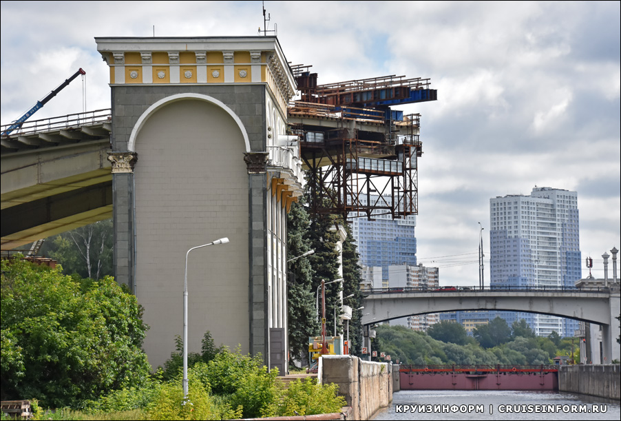 Новый Карамышевский мост через реку Москву в Москве