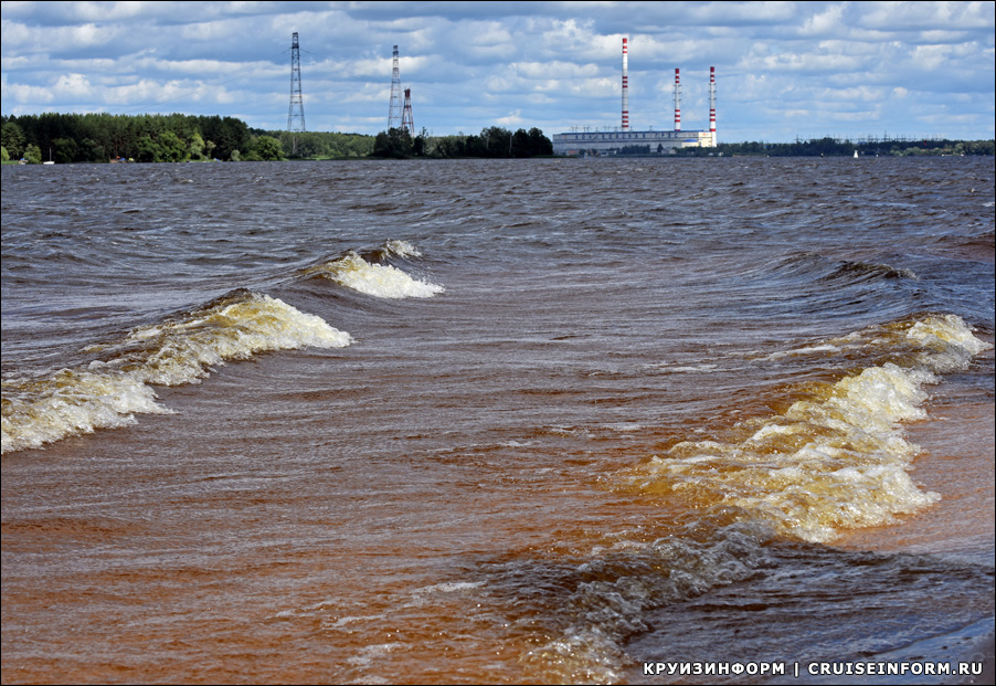 Иваньковское водохранилище на реке Волге (Тверская область)
