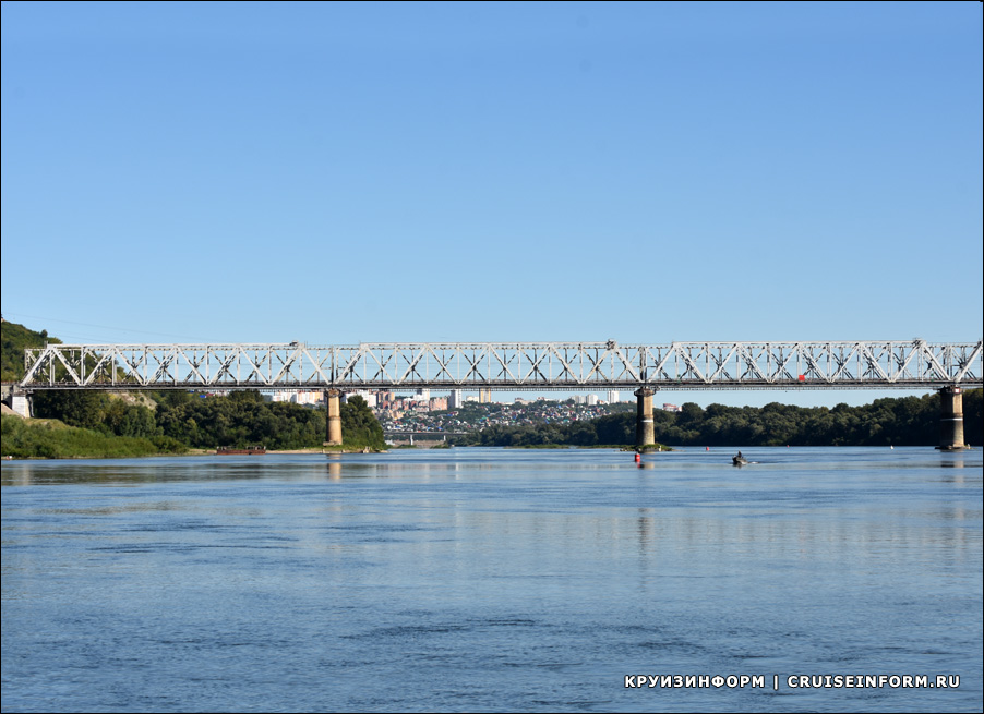 Железнодорожный мост чере реку Белая в Уфе