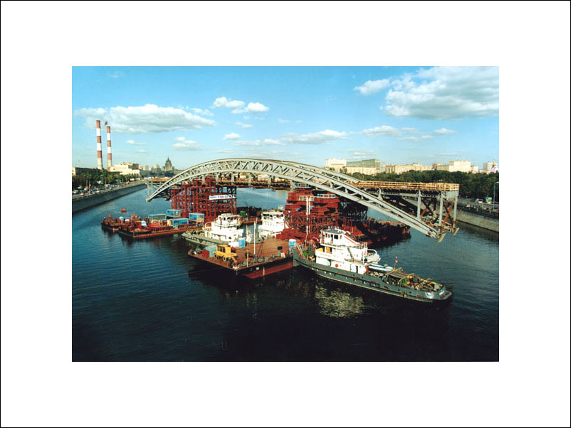 Москва, передвижка Краснолужского моста в 2000 году