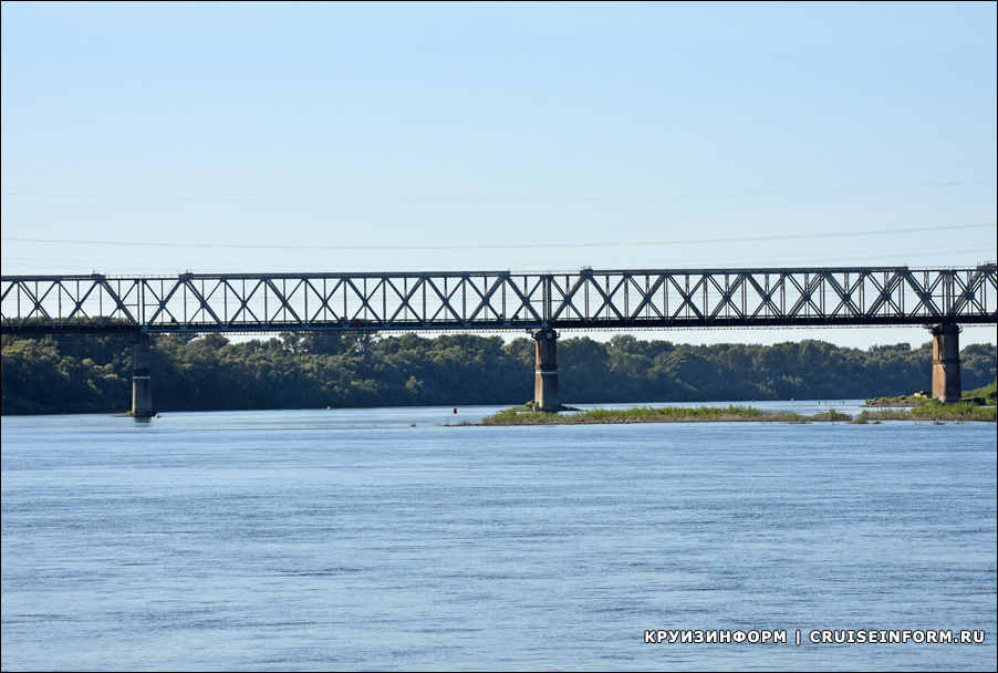 Железнодорожный мост чере реку Белая в Уфе