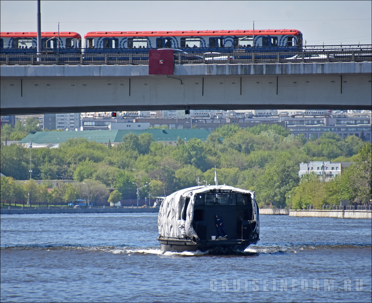 Речной электроаквабус «Синичка» на ходовых испытаниях на реке Москве (ФОТО)