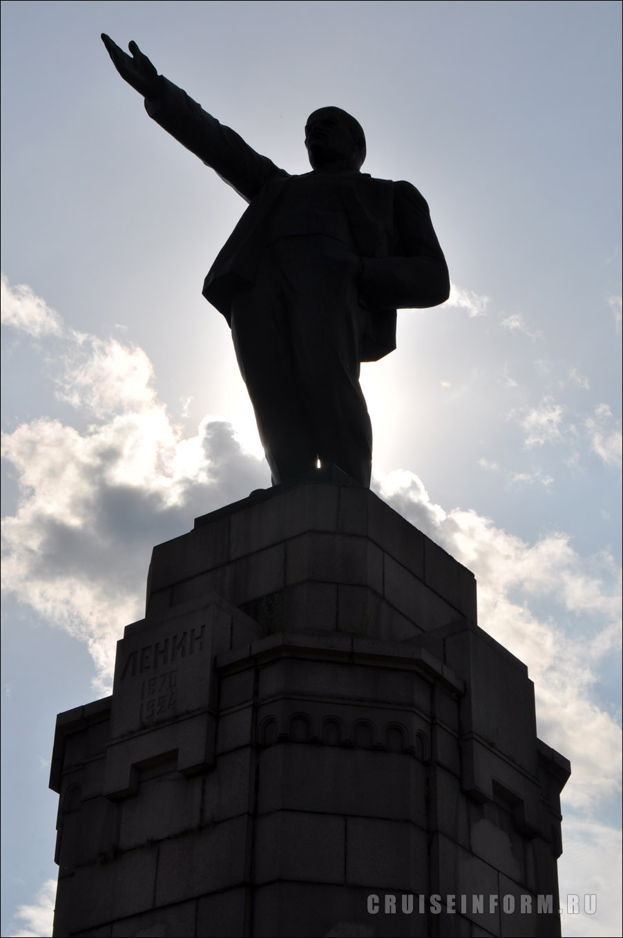 Памятник В.И. Ленину в Костроме: где находится, на карте, год постройки,  когда открыт, автор, скульптор, фото