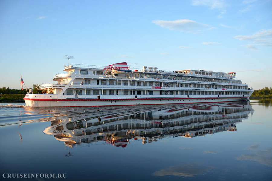 Водоходъ теплоход фото