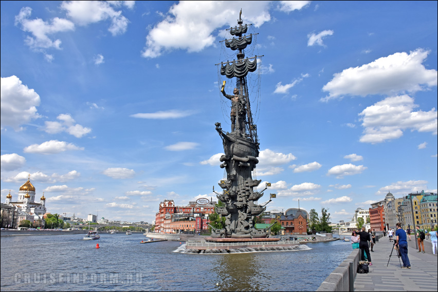 В центре Москвы могут построить пешеходный мост между парком искусств «Музеон» и «Красным октябрем»