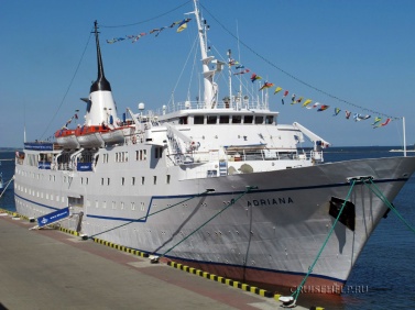 Черноморские круизы лайнера «Адриана» отменены. Что делать туристам?