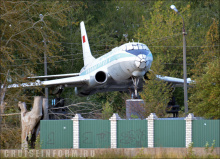 Памятник-самолёт Ту-124 в Кимрах