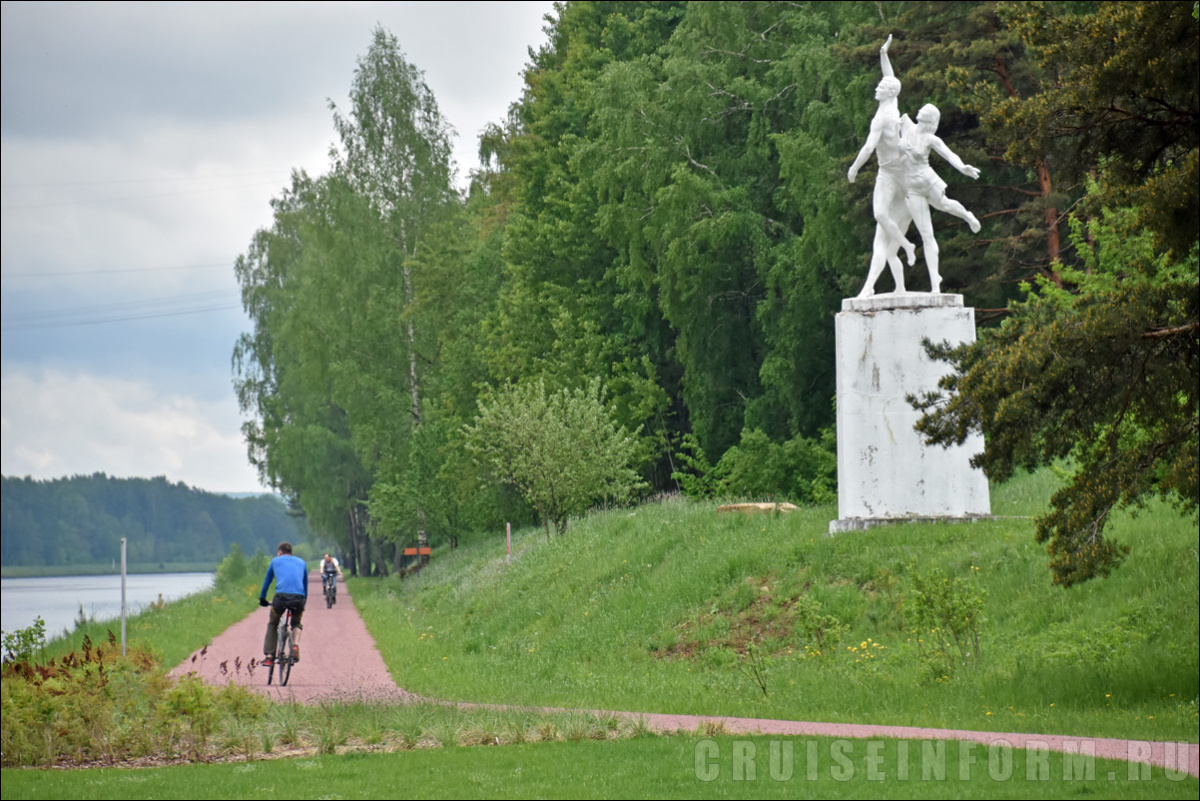 Велодорожка на Канале имени Москвы в Московской области (Яхрома — Дубна)