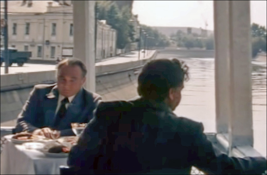 В 1979 году там же проходил съемки эпизода фильма «Огарева, 6».