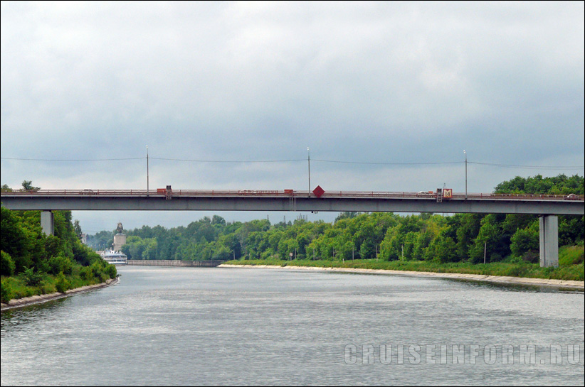 Яхромский автомобильный мост через Канал имени Москвы