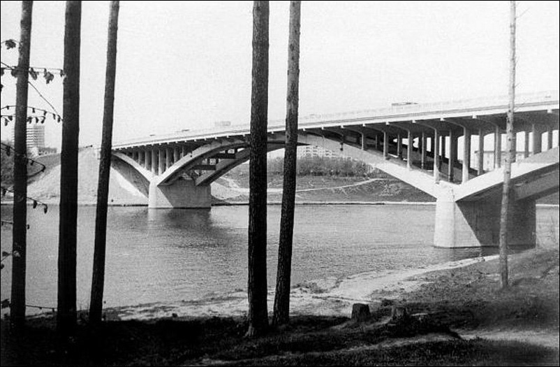 Мост МКАД через Химкинское водохранилище в Москве