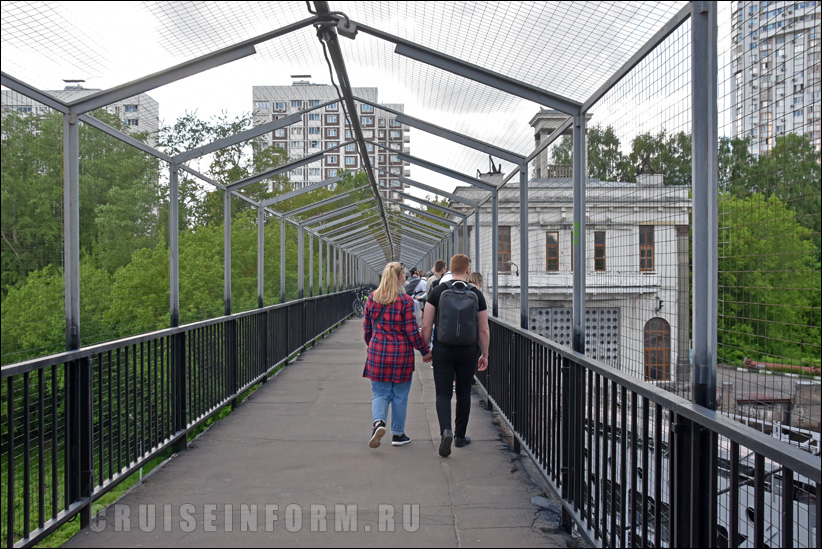 Пешеходный мост через Канал имени Москвы в Тушино
