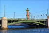 Мост Биржевой на реке Неве в Санкт-Петербурге